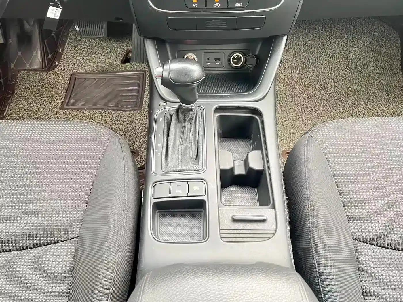2012 Sorento 2.4L Petrol Luxury Edition — миниатюра 21