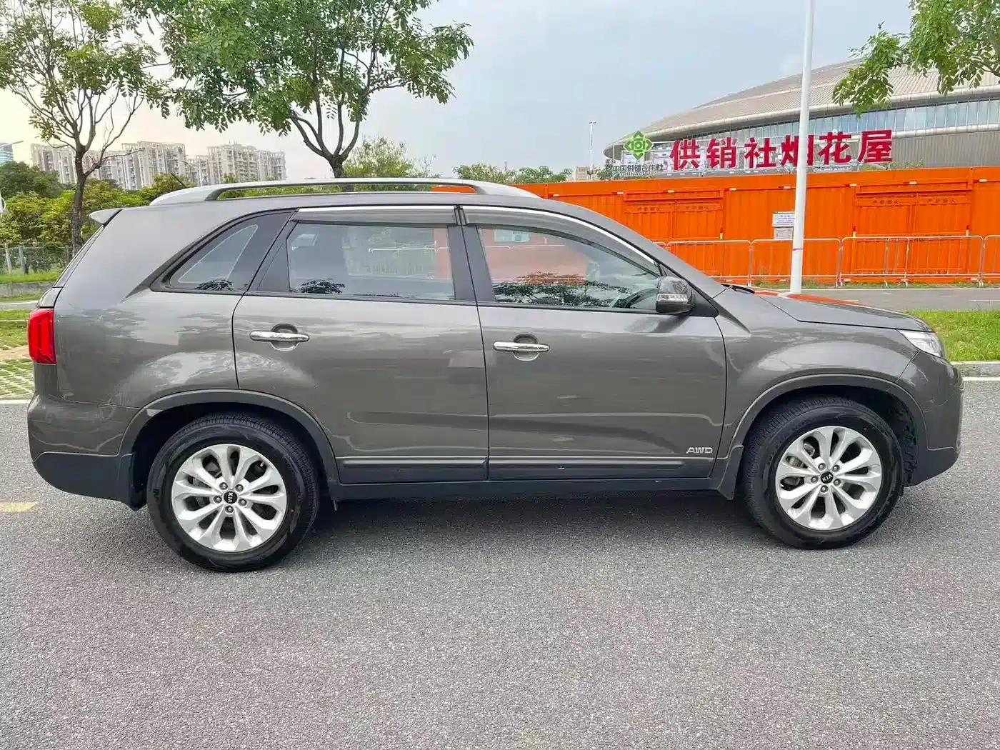 2012 Sorento 2.4L Petrol Luxury Edition — миниатюра 4