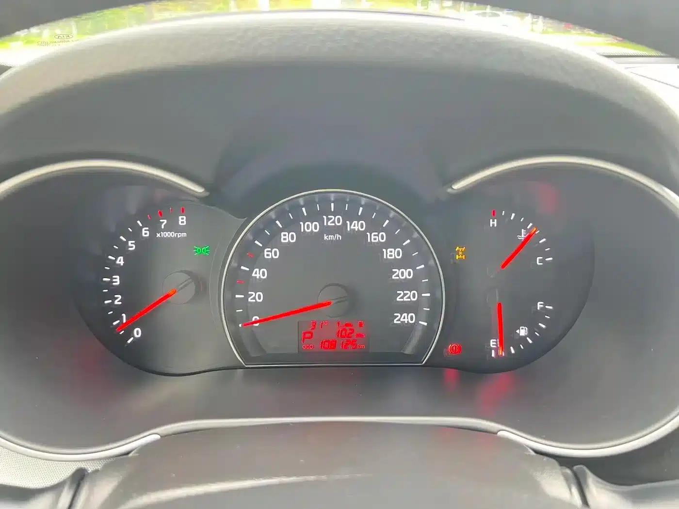2012 Sorento 2.4L Petrol Luxury Edition — миниатюра 31
