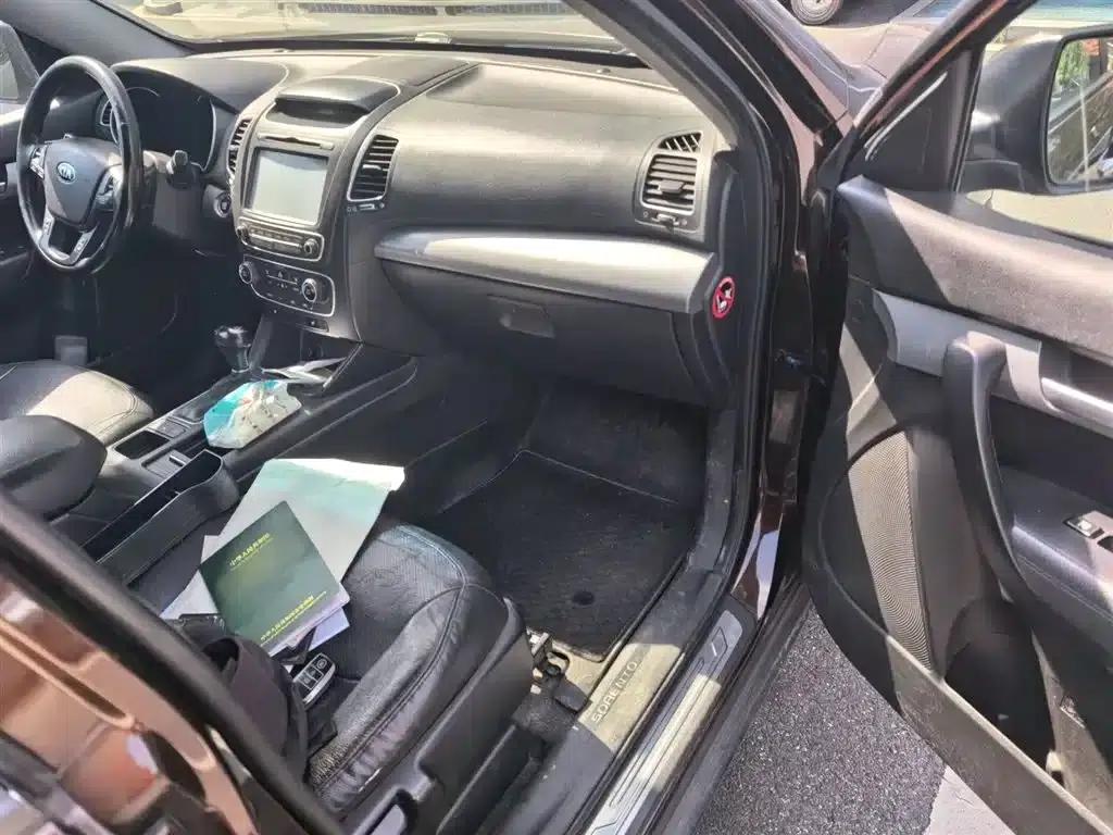 2013 Sorento 2.2T 7-seater Diesel Luxury Edition — миниатюра 20