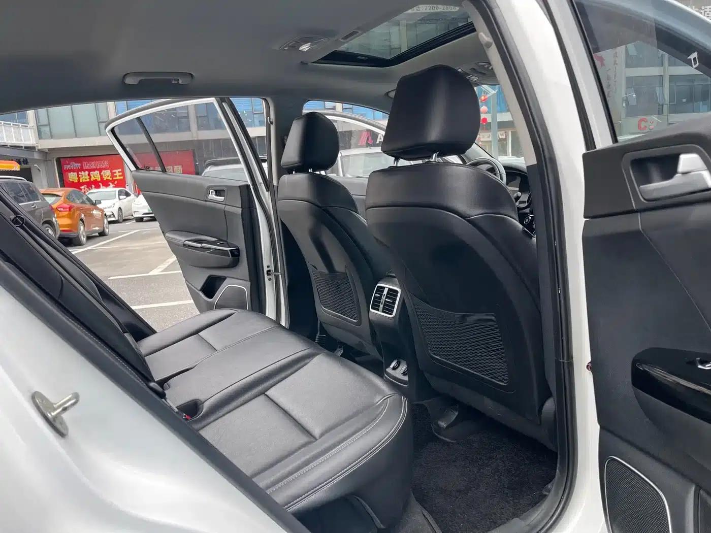 Kia KX5 2016 1.6T Automatic 2WD DLX — миниатюра 11