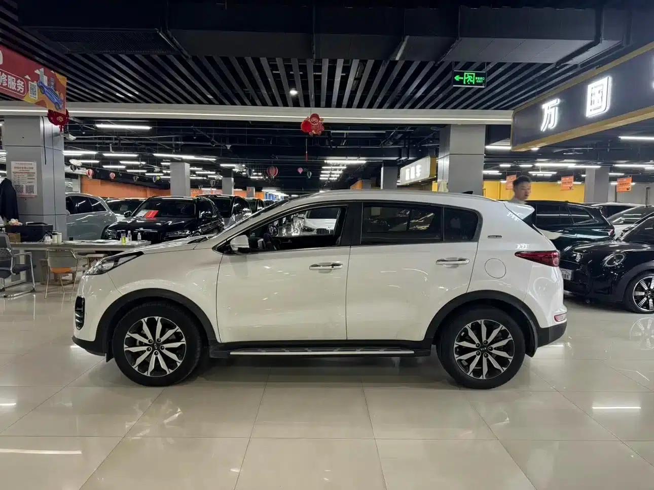 Kia KX5 2017 1.6T Automatic 2WD 15th Anniversary Special Edition DLX — миниатюра 2