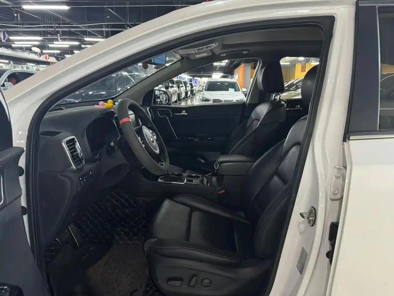 Kia KX5 2017 1.6T Automatic 2WD 15th Anniversary Special Edition DLX — миниатюра 9
