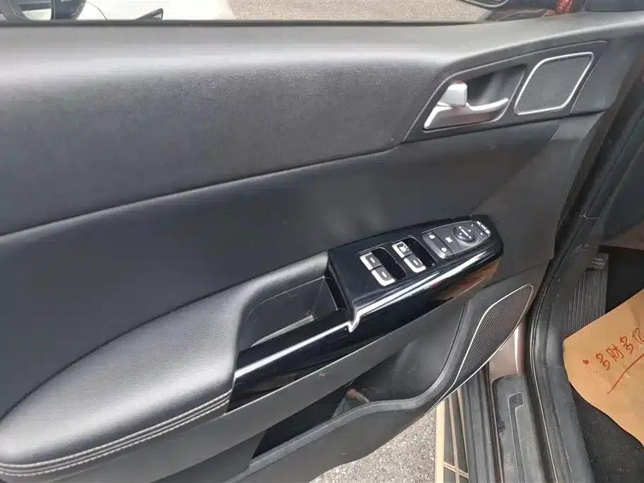 Kia KX5 2016 1.6T Automatic 2WD DLX — миниатюра 7