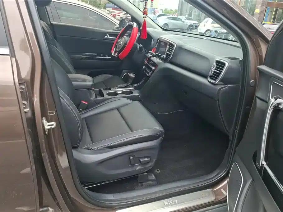 Kia KX5 2016 1.6T Automatic 2WD DLX — миниатюра 8