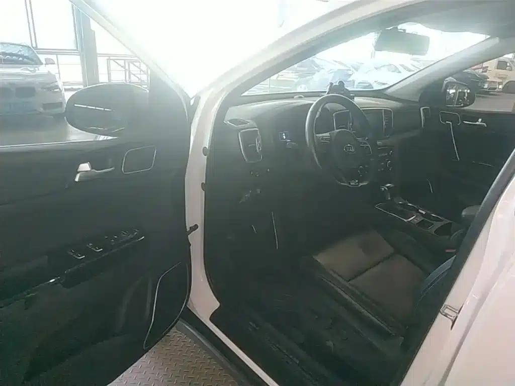 Kia KX5 2016 1.6T Automatic 2WD DLX — миниатюра 16
