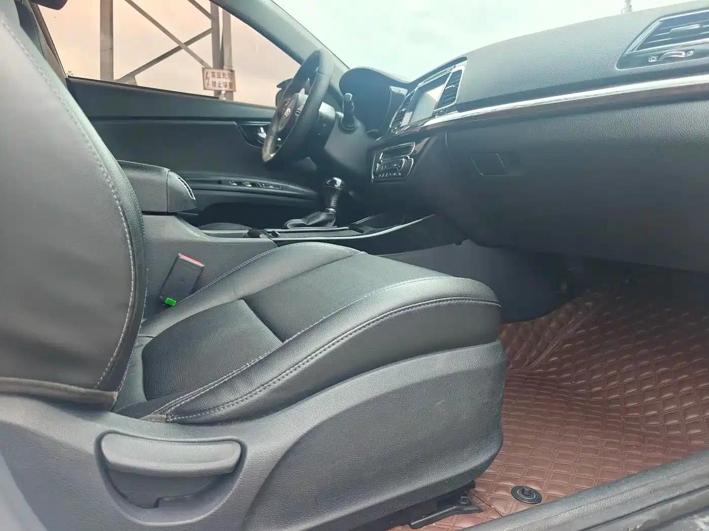 Kia K4 2015 1.8L Automatic DLX Special — миниатюра 7