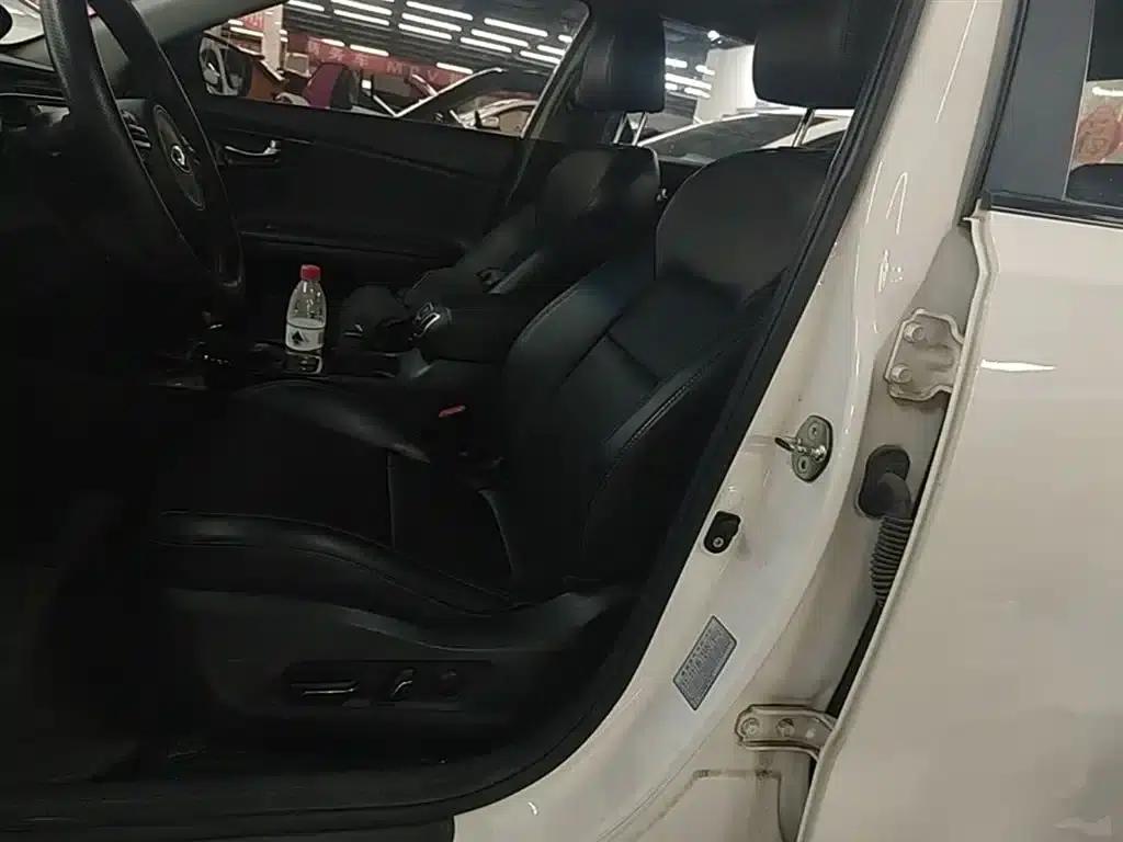 Kia K4 2015 1.8L Automatic DLX Special — миниатюра 15