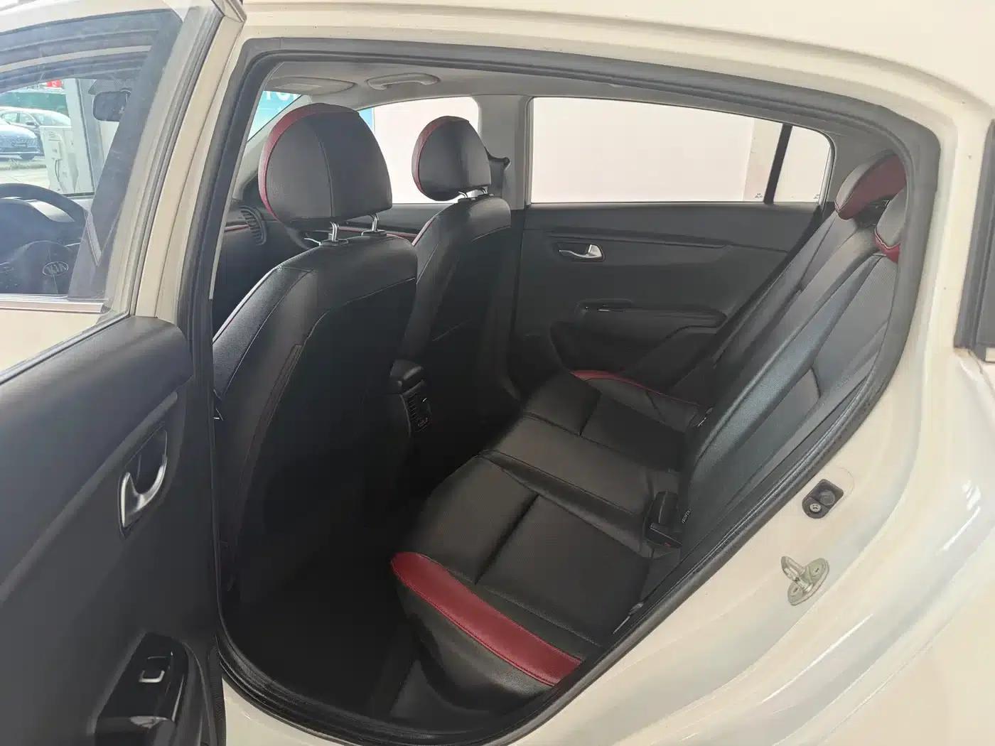 2017 KX CROSS 1.4L AT GLS — миниатюра 13