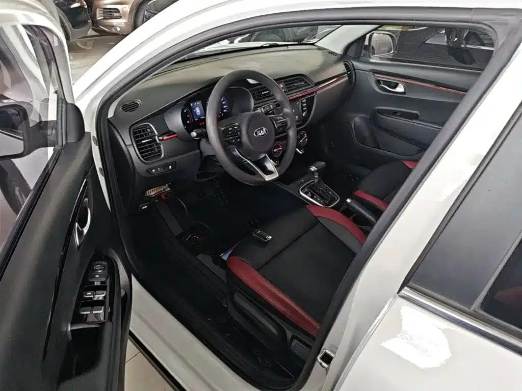 2017 KX CROSS 1.4L AT GLS — миниатюра 15