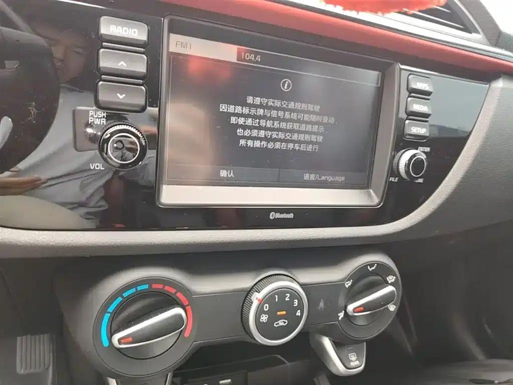 KX CROSS 2018 1.6L Automatic Sunroof Edition — миниатюра 13