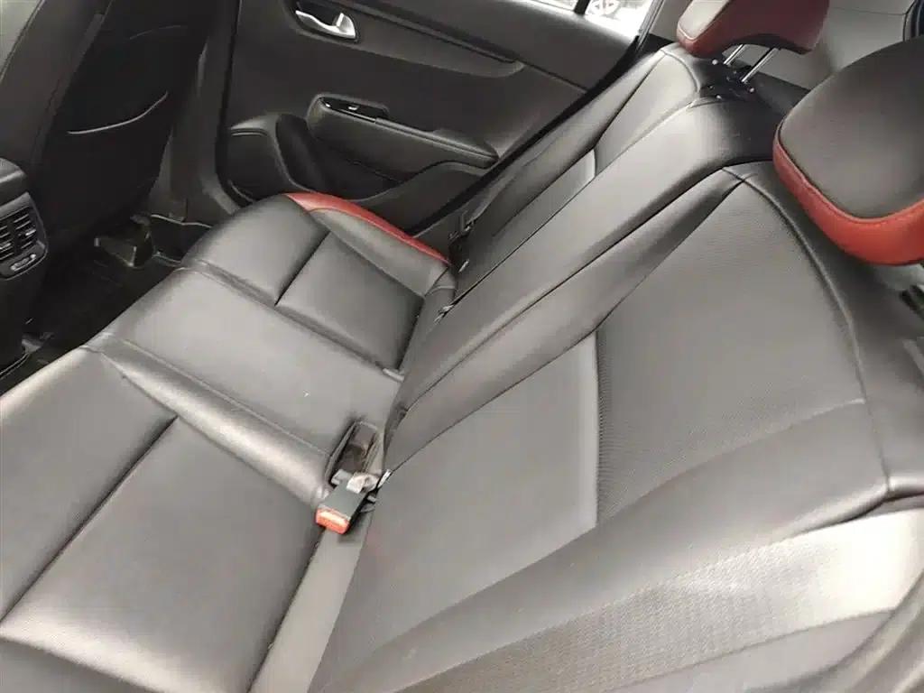 KX CROSS 2018 1.6L Automatic Sunroof Edition — миниатюра 17