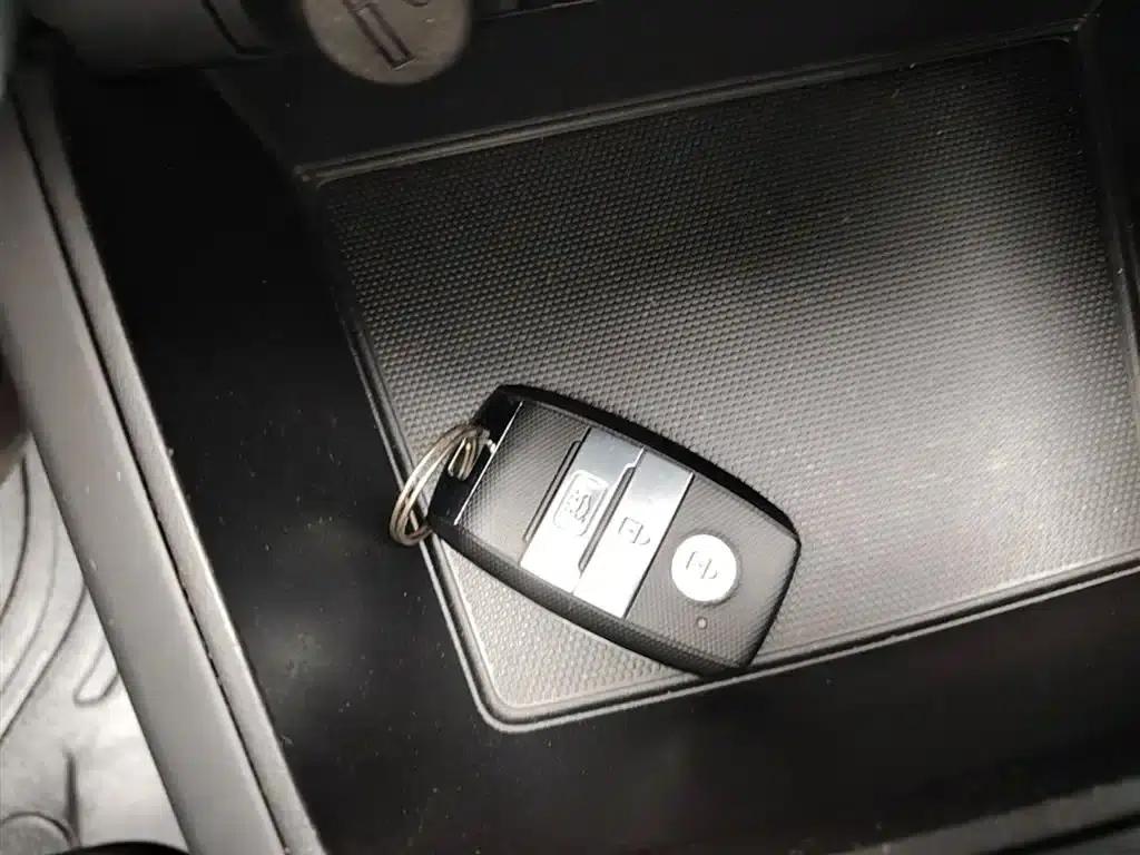 KX CROSS 2018 1.6L Automatic Sunroof Edition — миниатюра 9