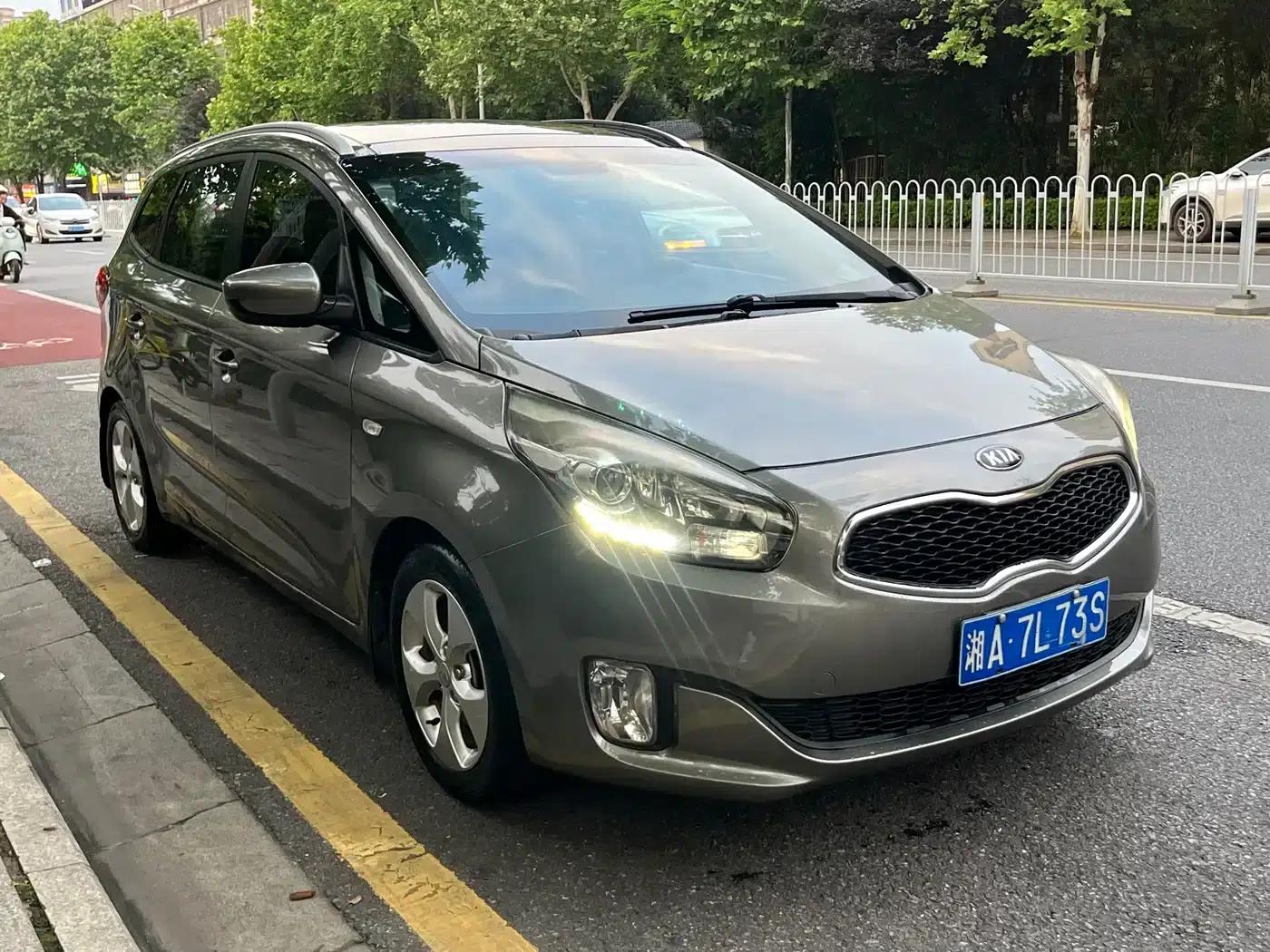 Carens 2013 2.0L 7-seater Automatic Standard Edition (National IV Emission Standard) — миниатюра 2