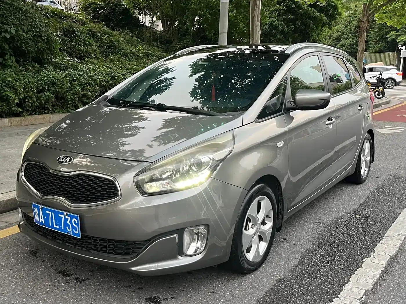 Carens 2013 2.0L 7-seater Automatic Standard Edition (National IV Emission Standard) — миниатюра 3