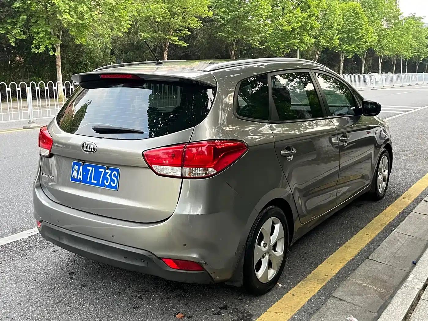 Carens 2013 2.0L 7-seater Automatic Standard Edition (National IV Emission Standard) — миниатюра 6