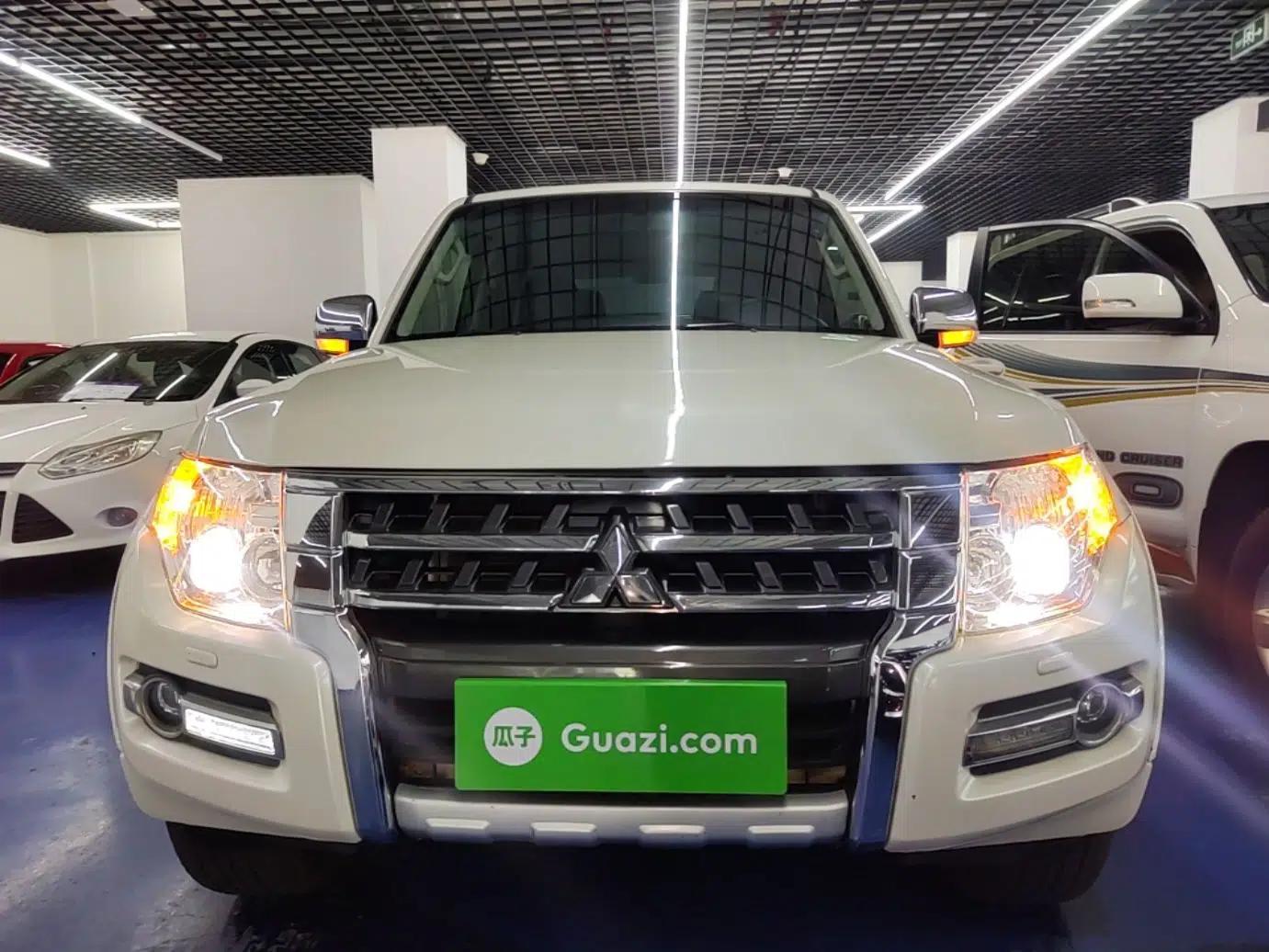 Mitsubishi Pajero 2019 3.0L Automatic Luxury Edition — миниатюра 2