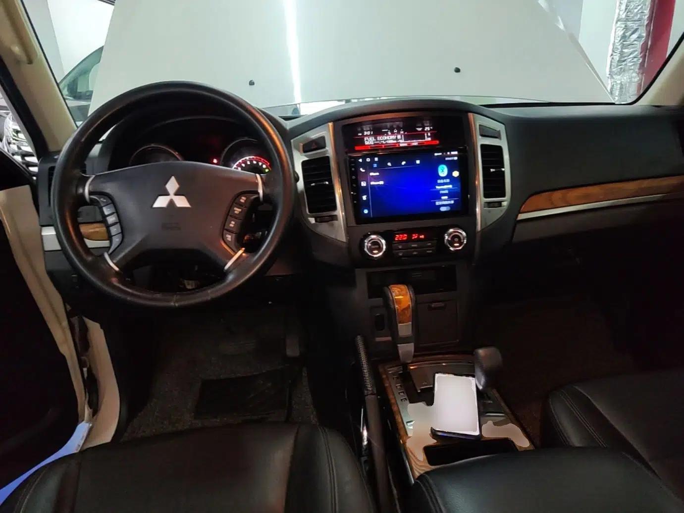 Mitsubishi Pajero 2019 3.0L Automatic Luxury Edition — миниатюра 13