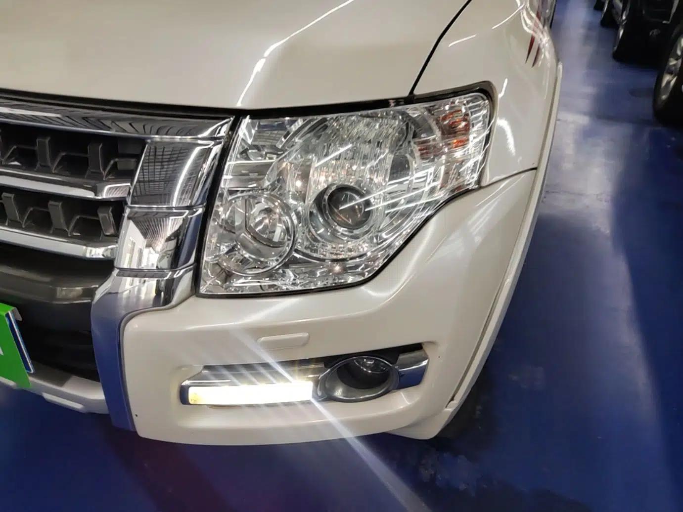 Mitsubishi Pajero 2019 3.0L Automatic Luxury Edition — миниатюра 9