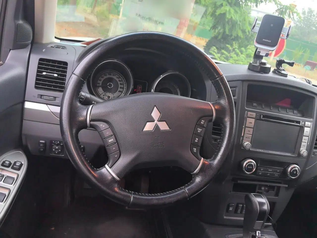 Mitsubishi Pajero 2014 3.0L Elite Upgrade Edition — миниатюра 11