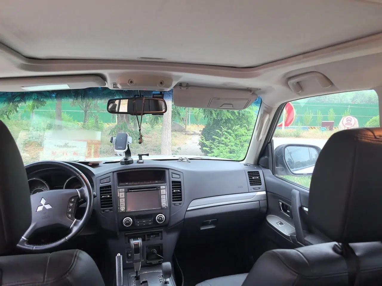 Mitsubishi Pajero 2014 3.0L Elite Upgrade Edition — миниатюра 19