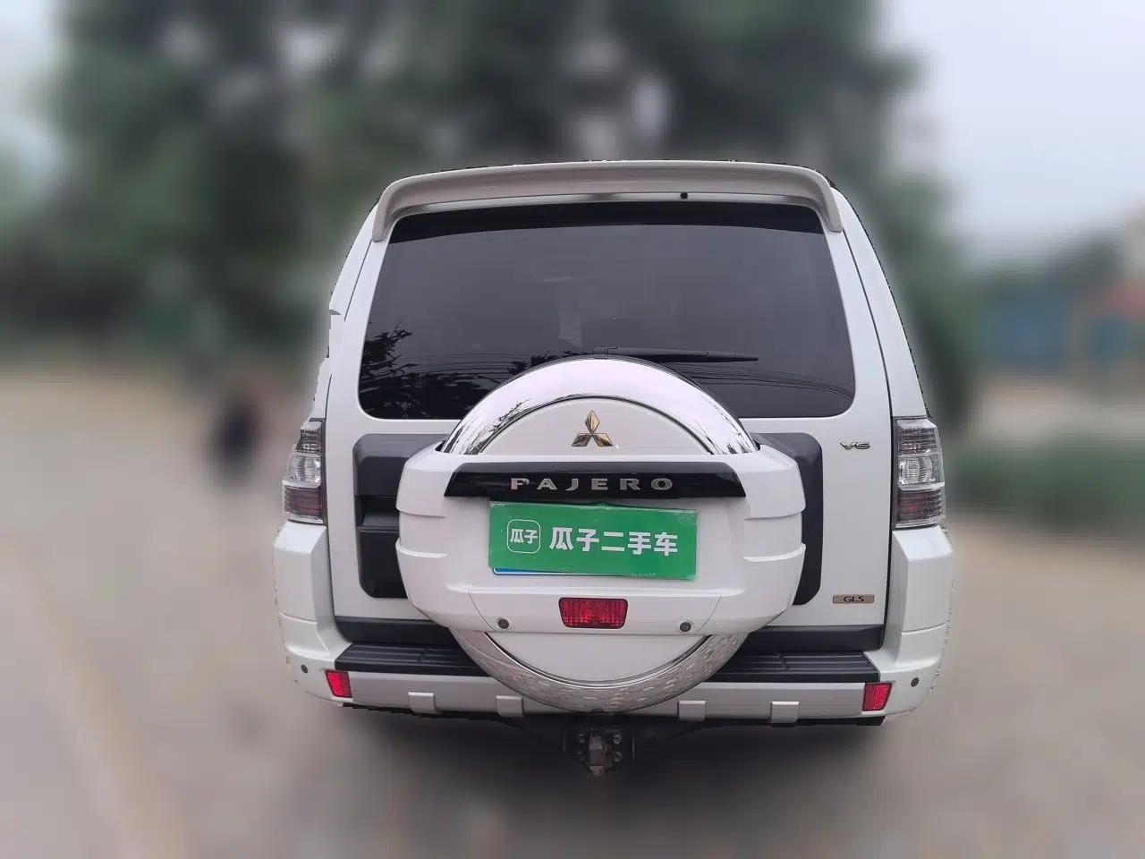 Mitsubishi Pajero 2014 3.0L Elite Upgrade Edition — миниатюра 5