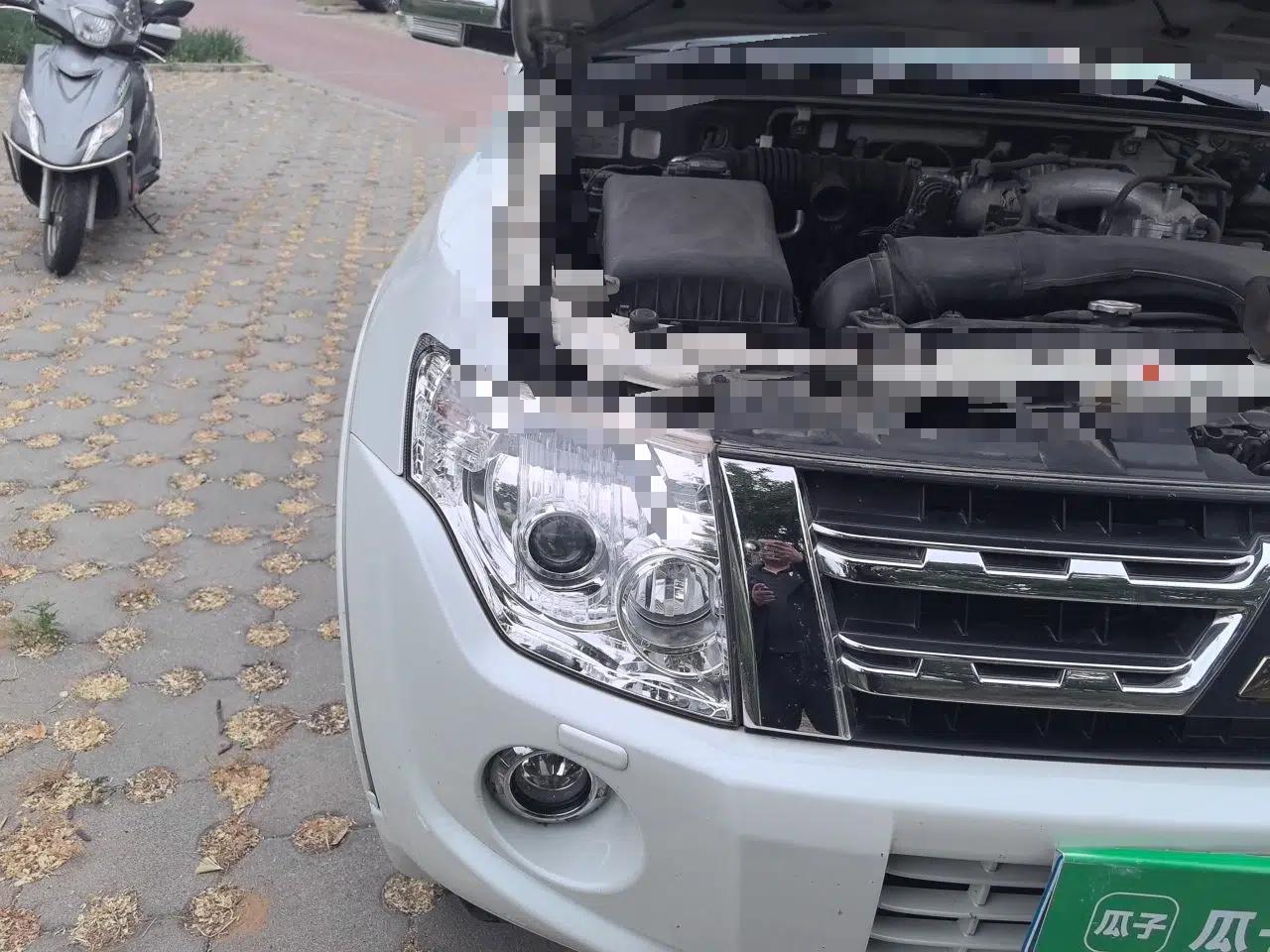 Mitsubishi Pajero 2014 3.0L Elite Upgrade Edition — миниатюра 7
