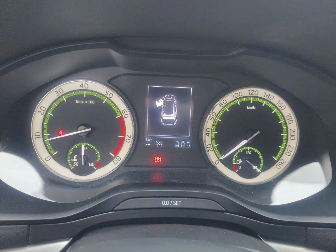 Skoda Karoq 2018 TSI280 Luxury Edition China V Standard — миниатюра 12