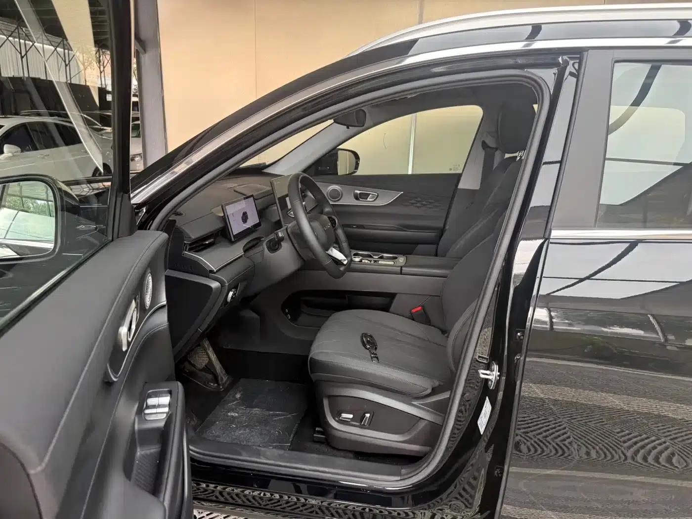 Chery Tiggo 8 PLUS 2025 290TGDI DCT Comfort Model — миниатюра 12