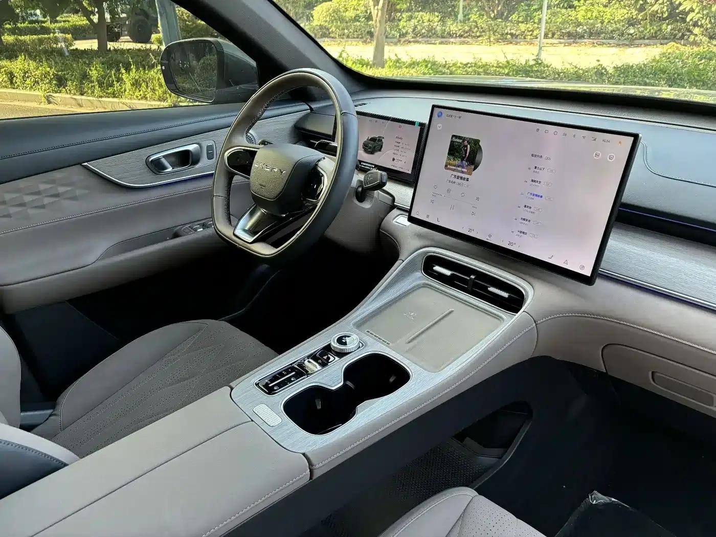 Chery Tiggo 8 PLUS 2025 290TGDI DCT Premium — миниатюра 15
