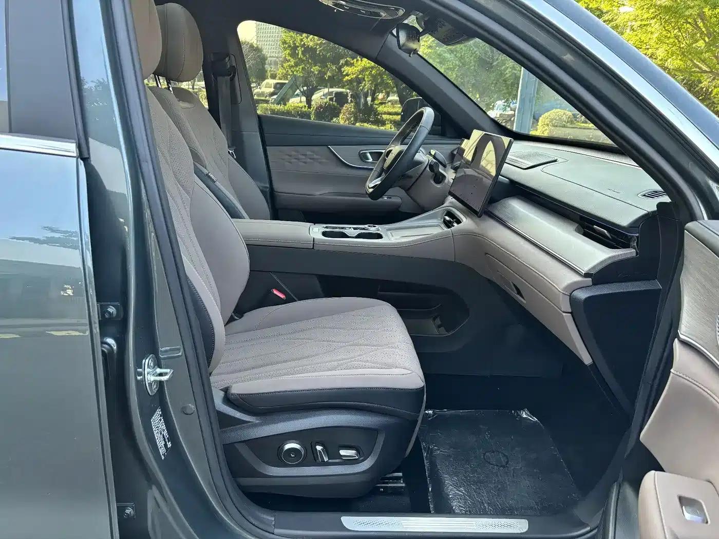 Chery Tiggo 8 PLUS 2025 290TGDI DCT Premium — миниатюра 17