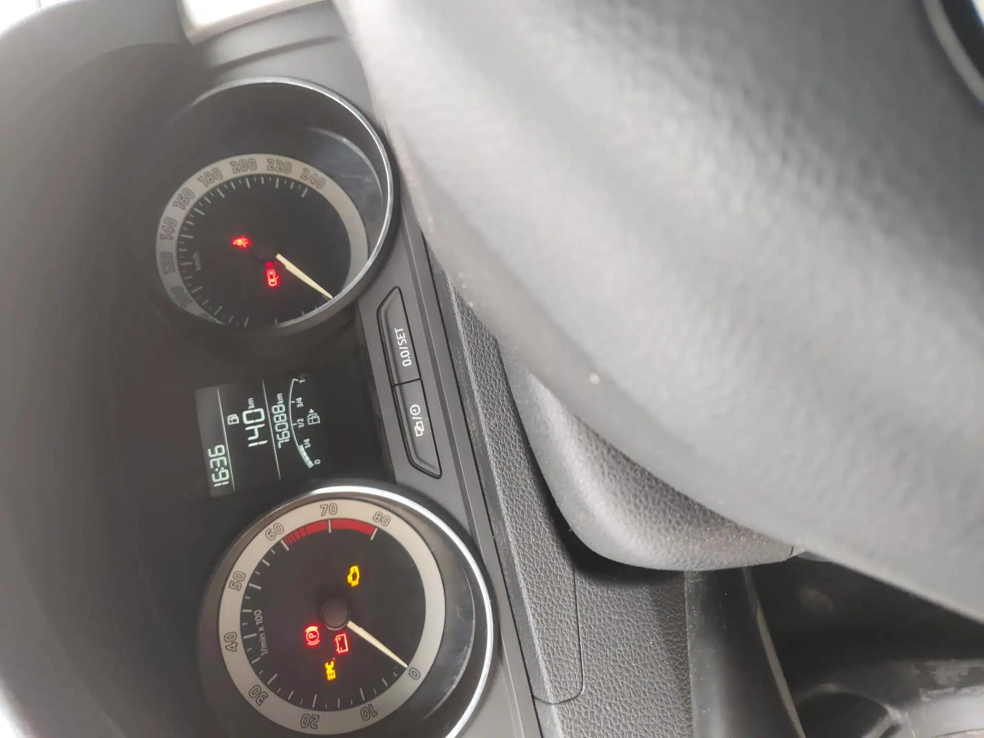 Skoda Rapid Spaceback 2018 1.6L Manual Comfort Edition — миниатюра 9