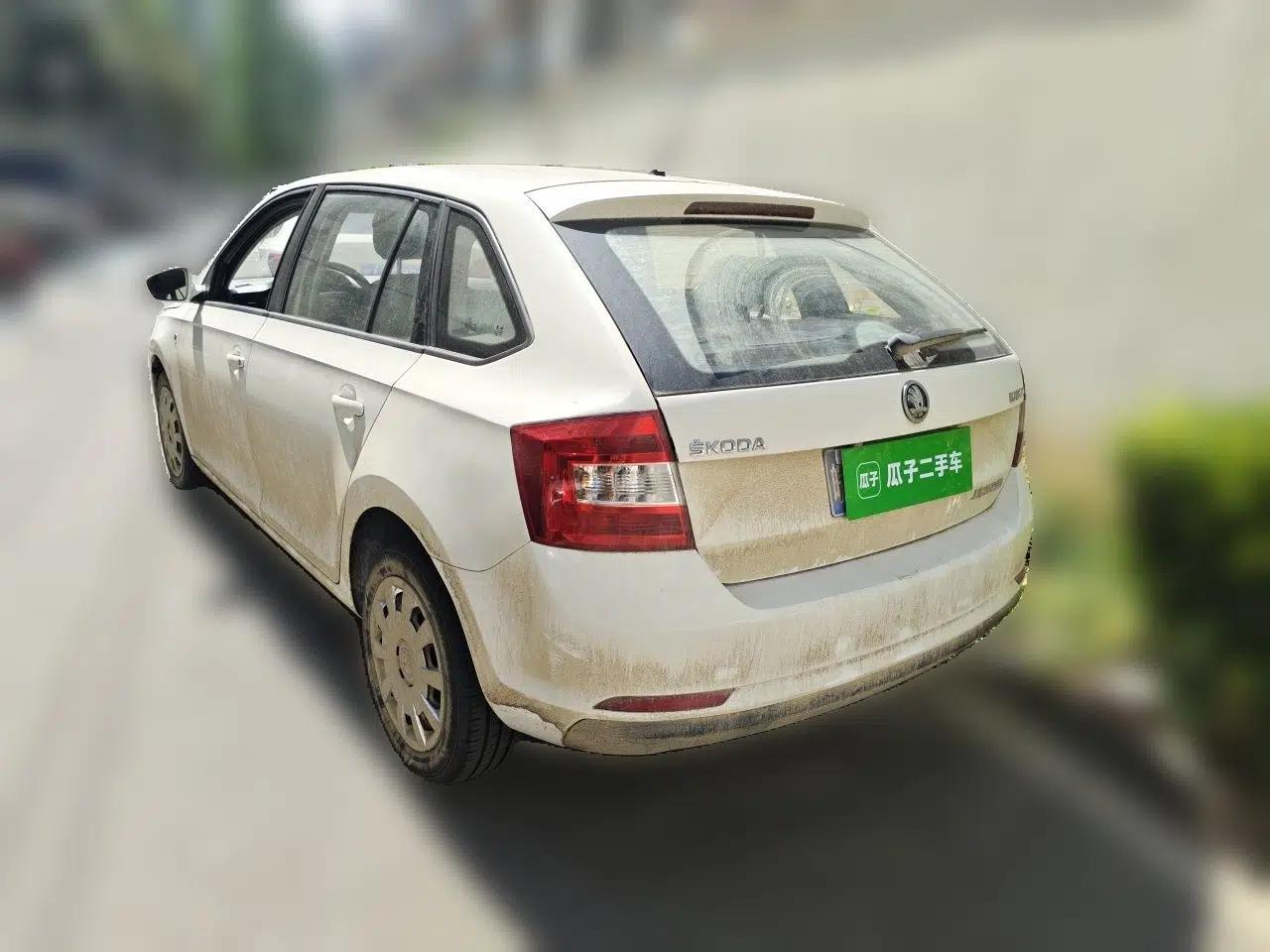 Skoda Rapid Spaceback 2016 Revised Version 1.4L Manual Front-Drive Edition — миниатюра 4