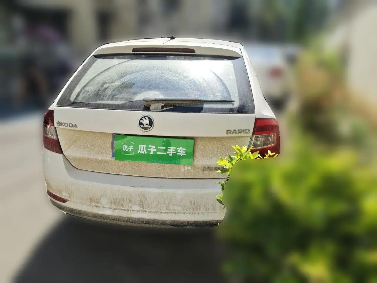 Skoda Rapid Spaceback 2016 Revised Version 1.4L Manual Front-Drive Edition — миниатюра 5