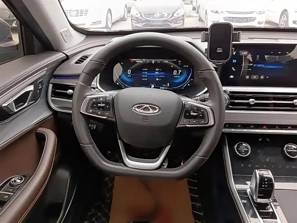 Chery Tiggo 8 2020 Facelift 290TGDI Automatic Premium Edition — миниатюра 11