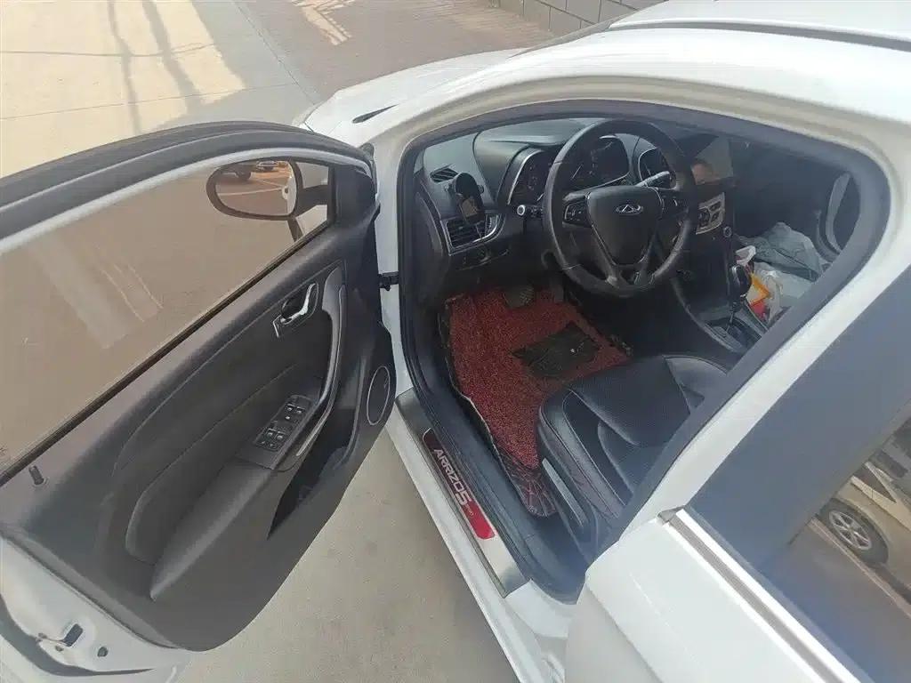 Chery Arrizo 5 2016 1.5L CVT Trendsetter Edition — миниатюра 14