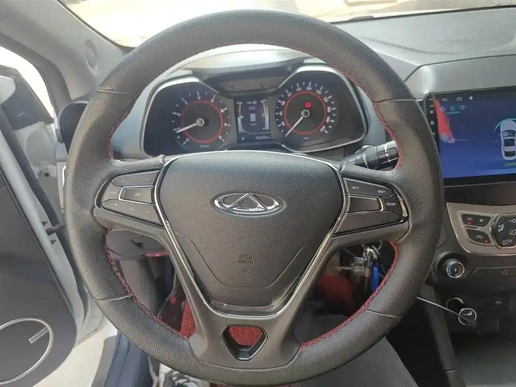 Chery Arrizo 5 2016 1.5L CVT Trendsetter Edition — миниатюра 3