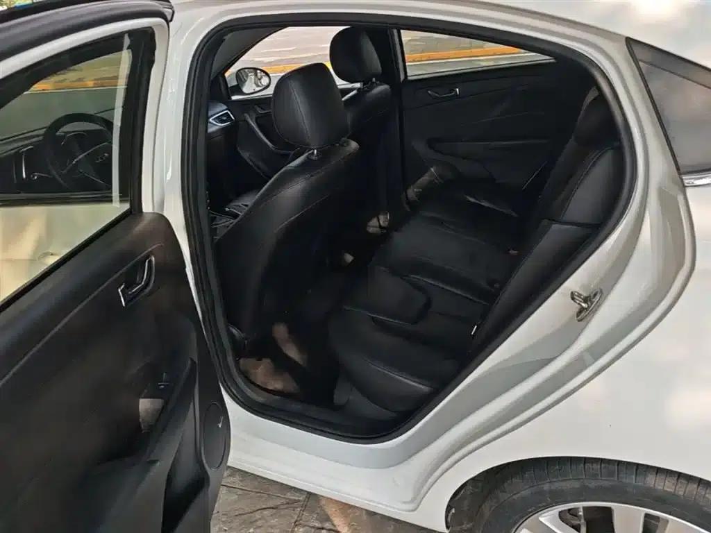 Chery Arrizo 5 2017 1.5L Manual Trendsetter Edition — миниатюра 17