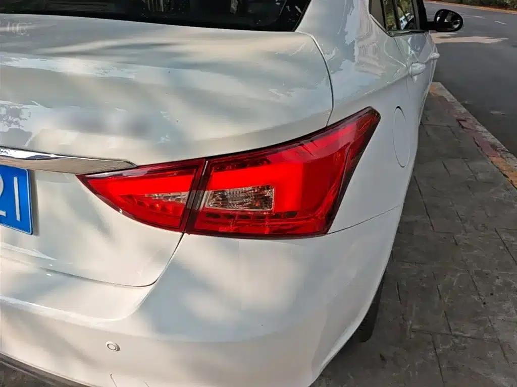 Chery Arrizo 5 2017 1.5L Manual Trendsetter Edition — миниатюра 8