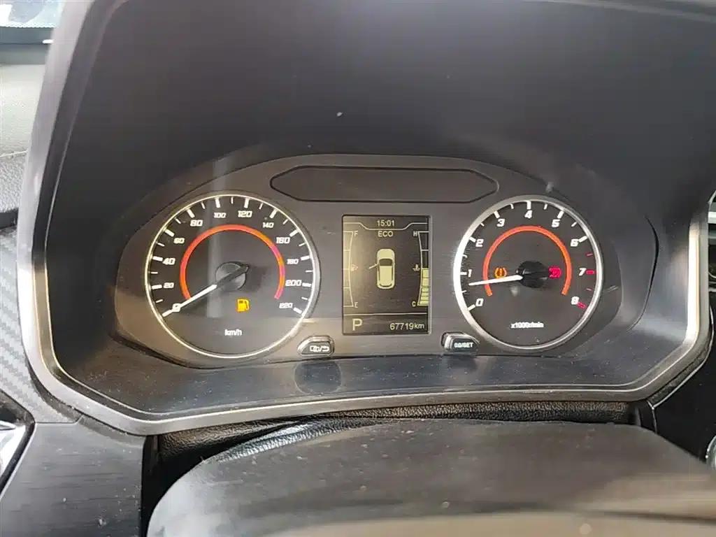 Chery Tiggo 3x 2021 PLUS 1.5L CVT Joyful Red Date Edition II — миниатюра 12