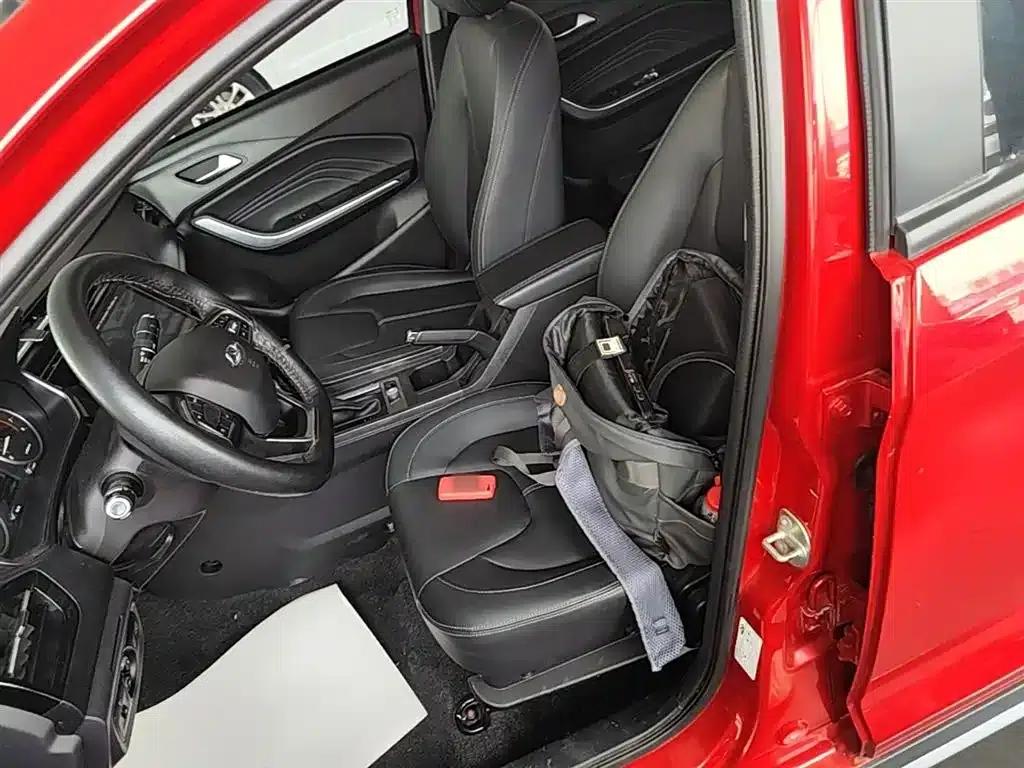 Chery Tiggo 3x 2021 PLUS 1.5L CVT Joyful Red Date Edition II — миниатюра 15