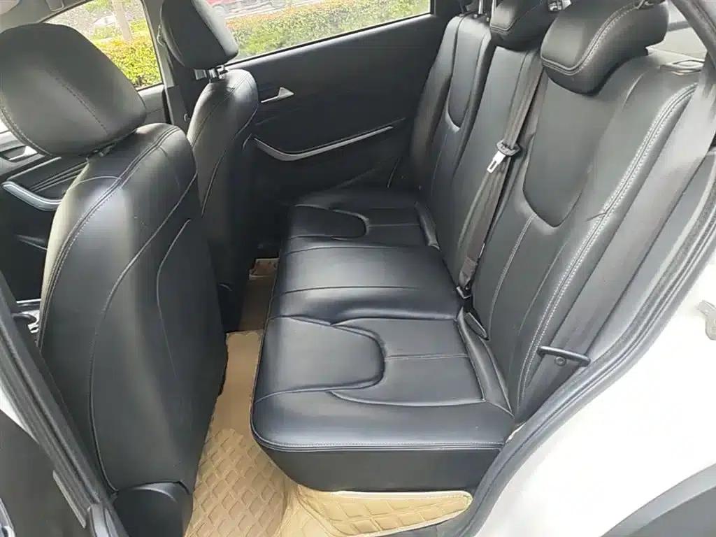 Chery Tiggo 3x 2021 PLUS 1.5L CVT Enjoyable Red Date Edition — миниатюра 17