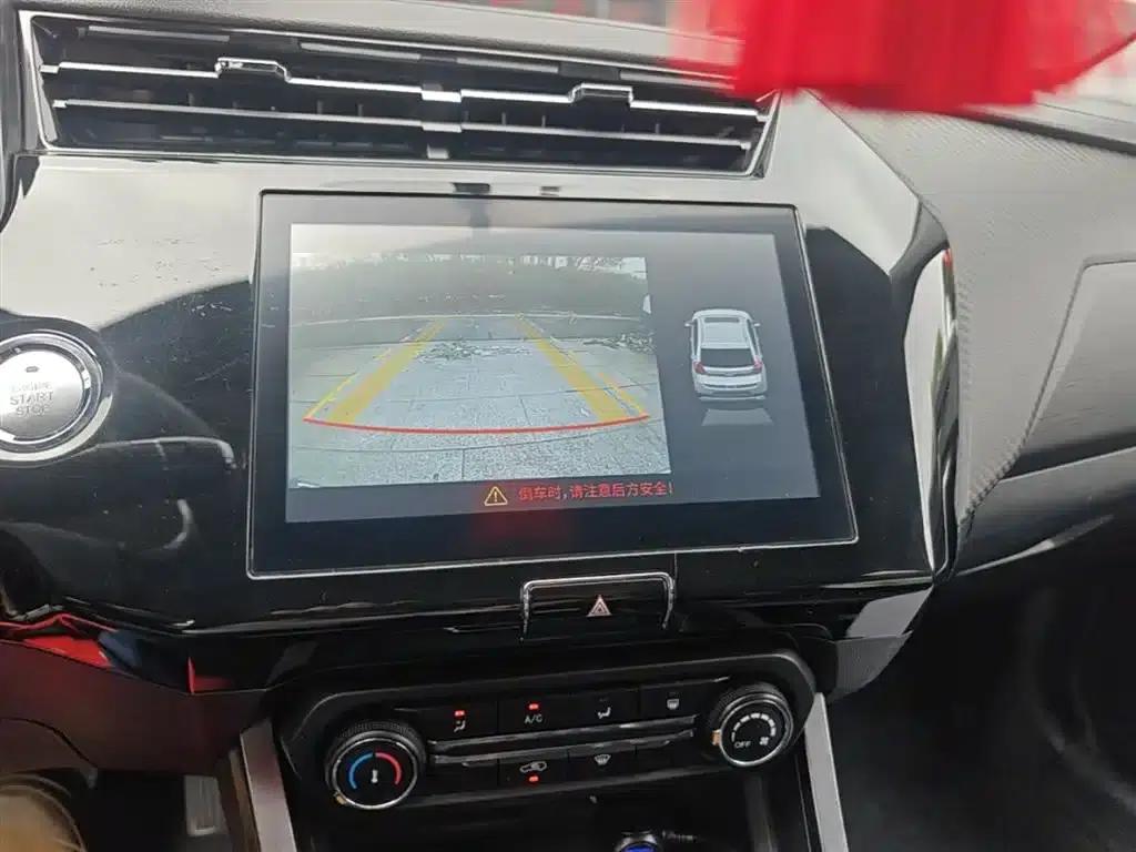 Chery Tiggo 3x 2021 PLUS 1.5L CVT Enjoyable Red Date Edition — миниатюра 13