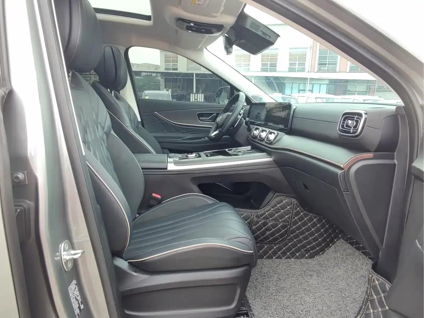 Chery Tiggo 9 2023 2.0T Dual-Clutch Two-Wheel Drive Luxury Edition 7-Seater — миниатюра 17