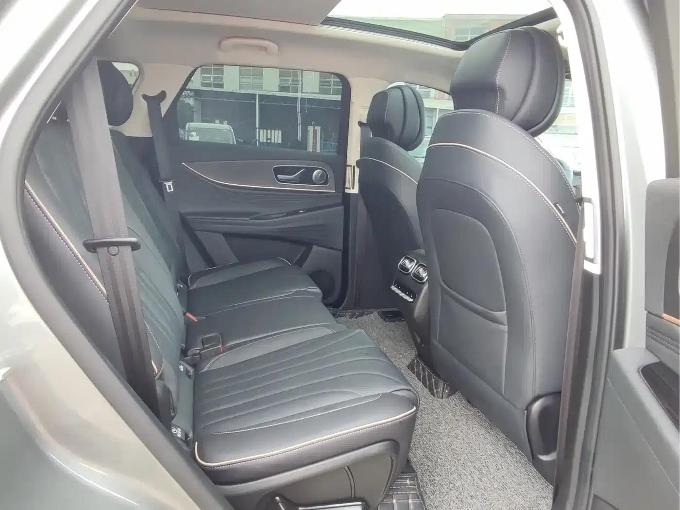 Chery Tiggo 9 2023 2.0T Dual-Clutch Two-Wheel Drive Luxury Edition 7-Seater — миниатюра 18
