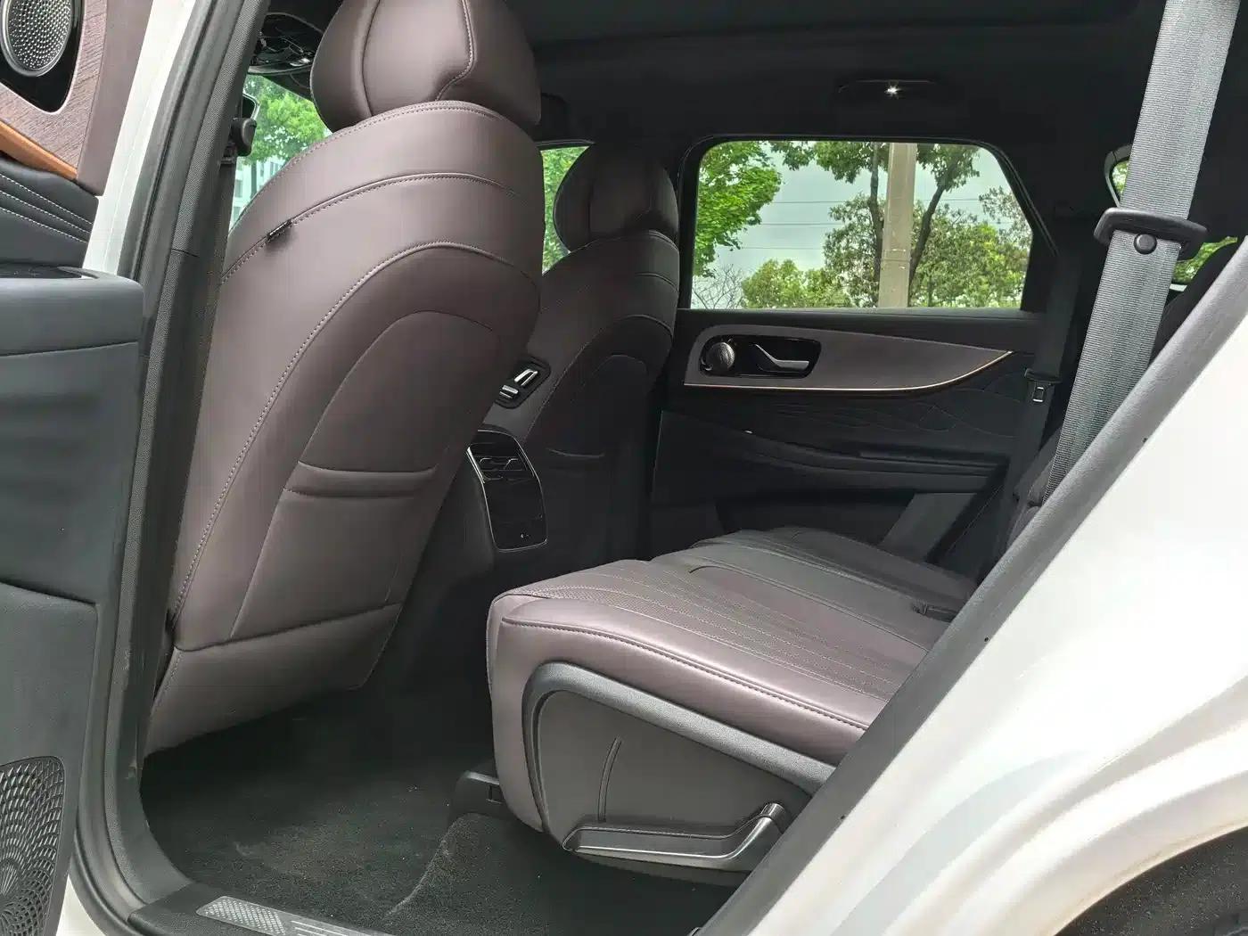 Chery Tiggo 9 2025 2.0T Dual-Clutch Two-Wheel Drive Comfort Edition 5-Seater — миниатюра 9