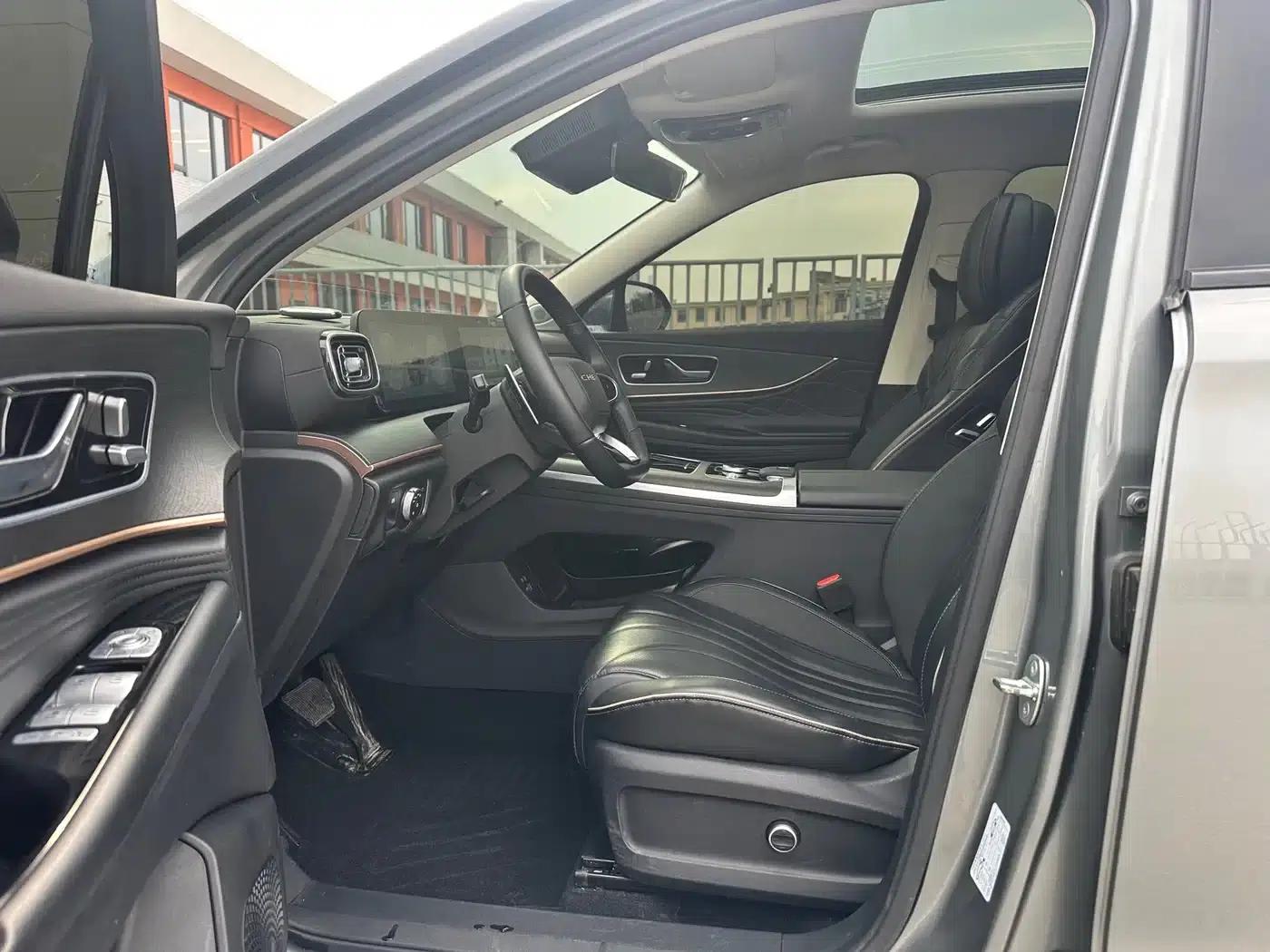 Chery Tiggo 9 2023 Facelift 2.0T Dual-Clutch Two-Wheel Drive Luxury 5-Seater — миниатюра 4