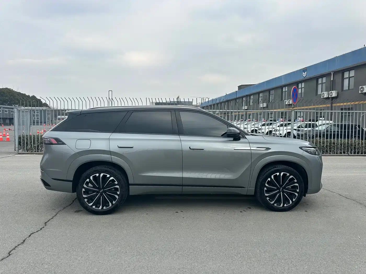 Chery Tiggo 9 2023 Facelift 2.0T Dual-Clutch Two-Wheel Drive Luxury 5-Seater — миниатюра 9