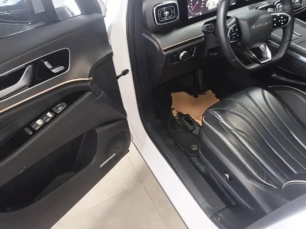Chery Tiggo 9 2023 2.0T Automatic 2WD Luxury Edition 5-seater — миниатюра 16
