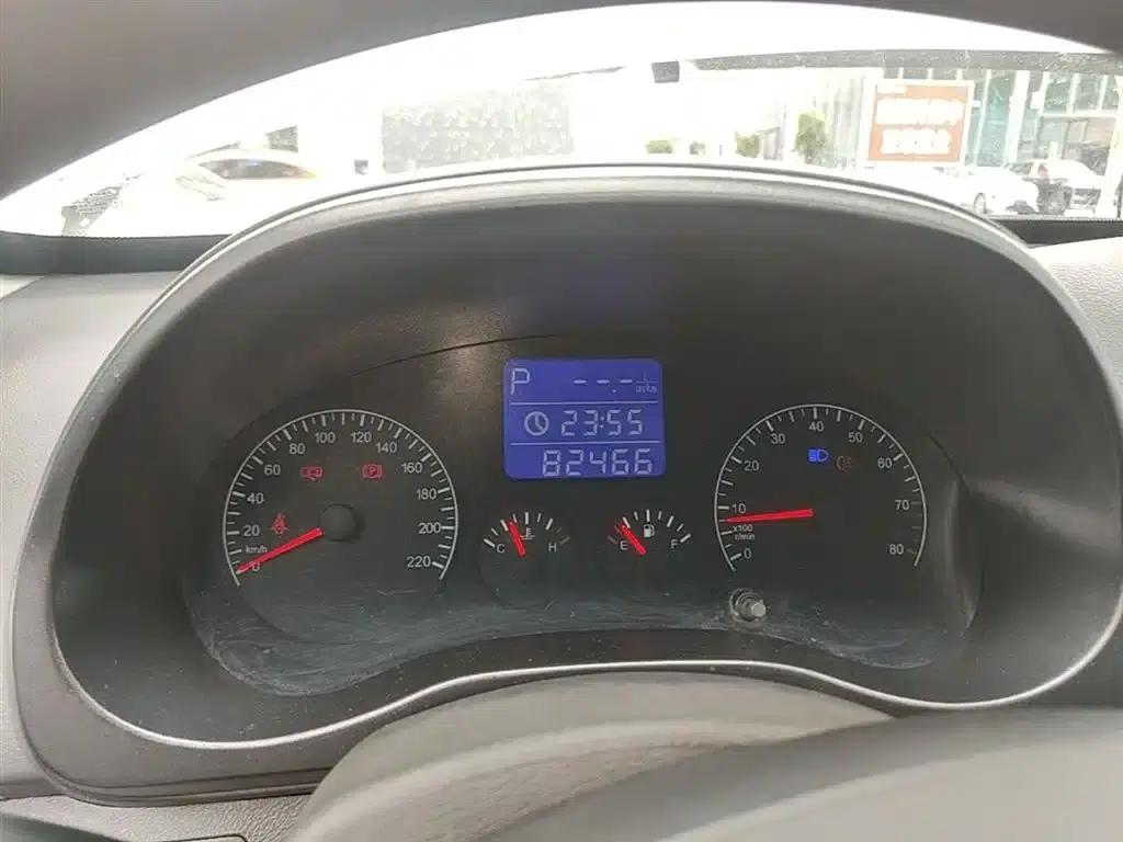 Chery Tiggo 3 2014 1.6L CVT Smart Edition — миниатюра 12